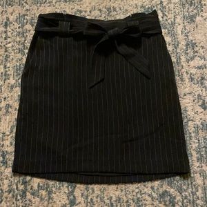 Cute black with white pinstripes express skirt
